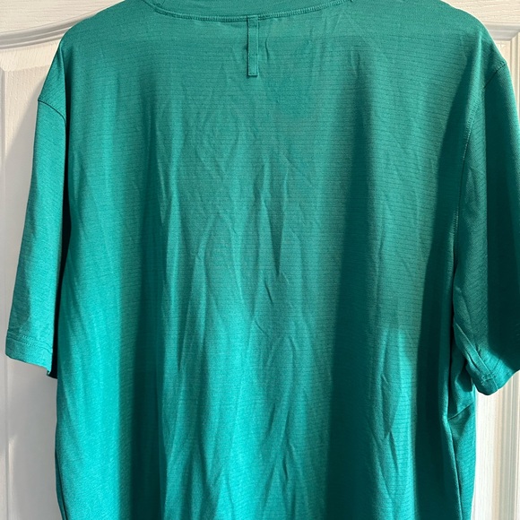 Lululemon Green Men's Short Sleeve Tee - Picture 3 of 3